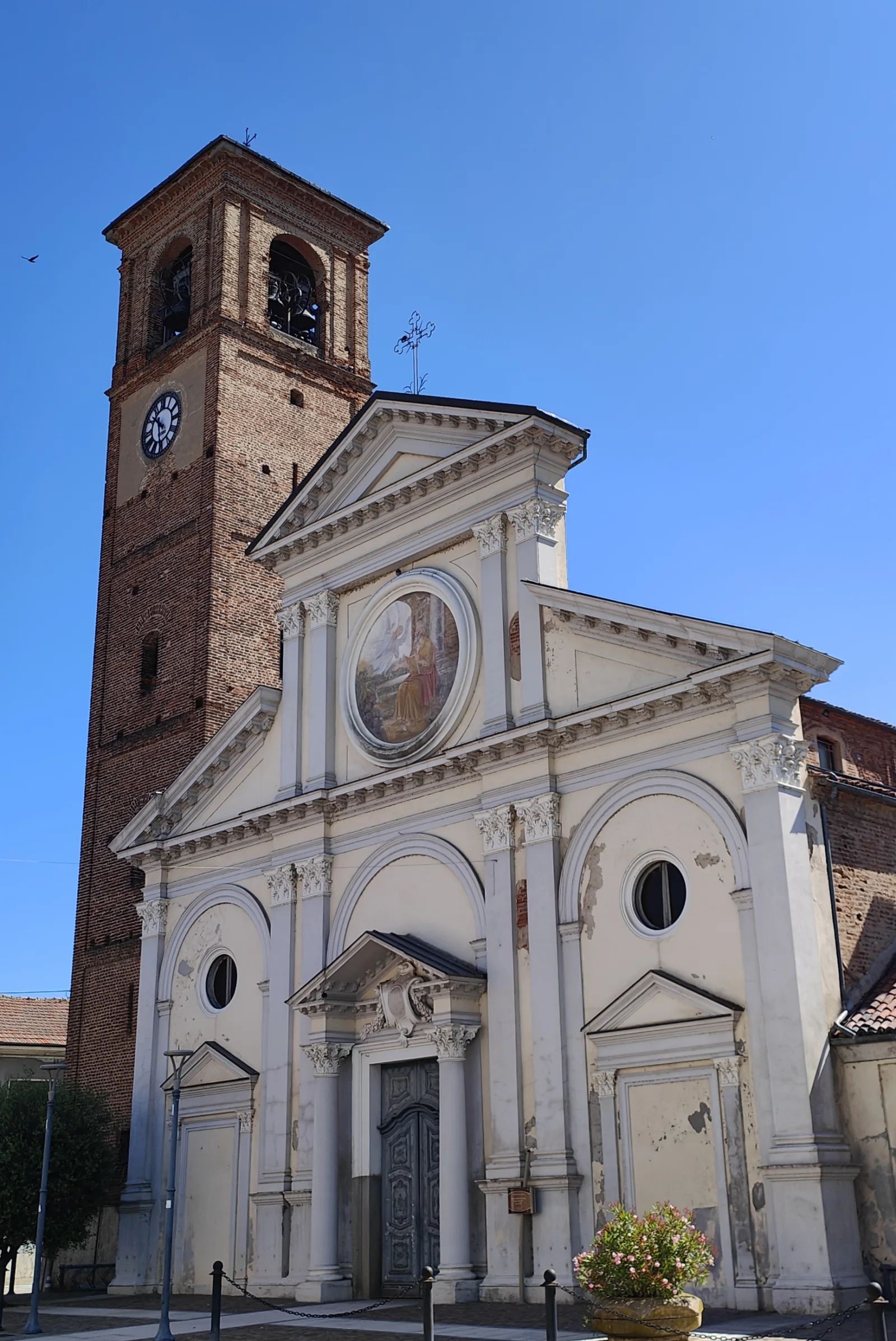 Caresana