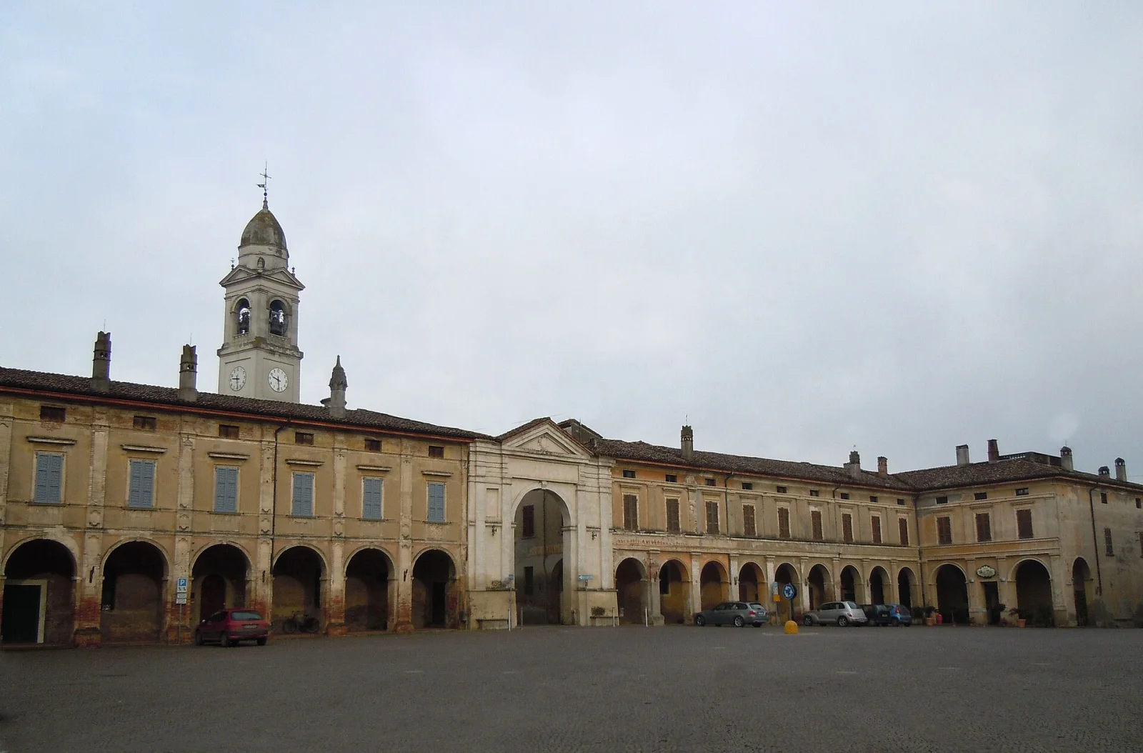 Isola Dovarese
