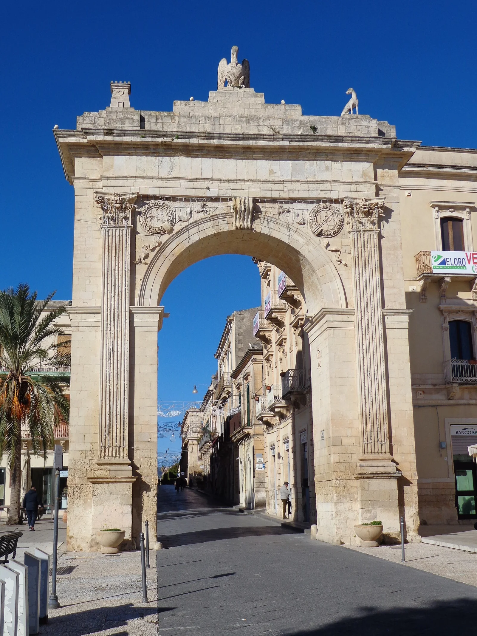 Porta Reale