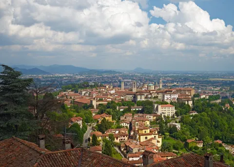 Veduta panoramica di Bergamo e della Città Alta dall'alto