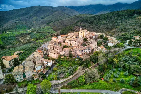 San Felice, patrono di un'abbazia romanica in stile spoletino