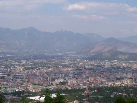 Vista panoramica della città di Pagani e dell'Agro Nocerino Sarnese circondato dalle montagne