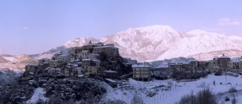 San Leonardo, patrono allineato con l'abbazia sipontina tappa dei pellegrini per Gerusalemme