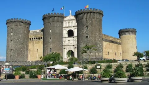 Maschio Angioino — Napoli