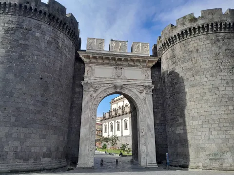 Porta Capuana — Napoli