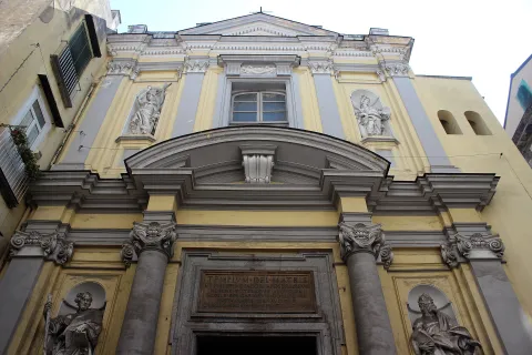 chiesa dei Santi Filippo e Giacomo — Naples