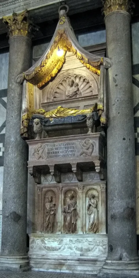monumento funebre dell'antipapa Giovanni XXIII — Florence