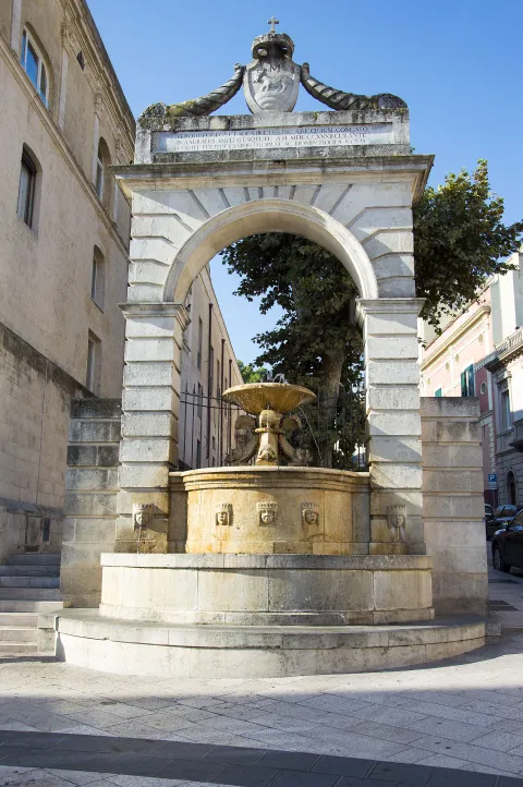 fontana Ferdinandea — Matera