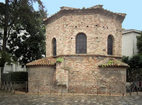 battistero degli Ariani — Ravenna