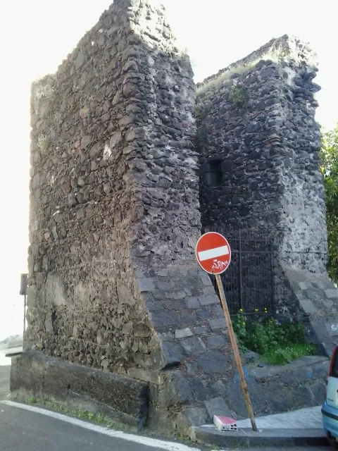 Torre del Vescovo — Catania