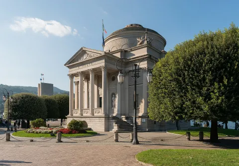 Tempio Voltiano — Como