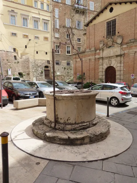 pozzo etrusco — Perugia