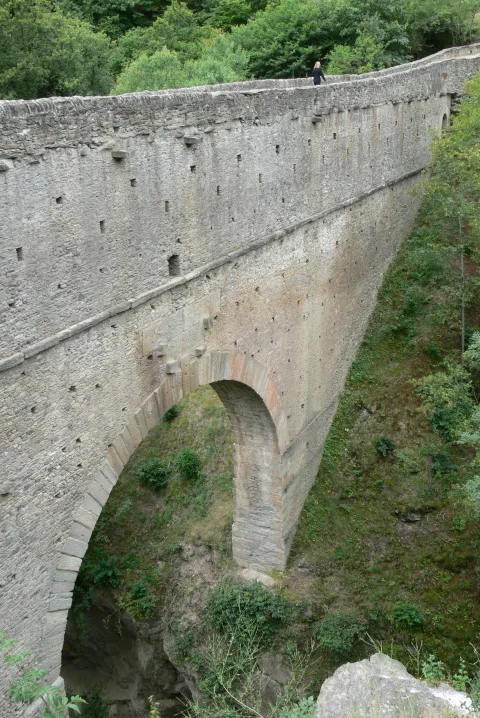 ponte acquedotto di Pont d'Aël — Aymavilles