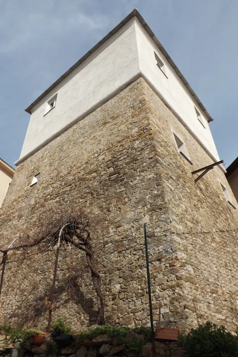 Torrione Saraceno — Ospedaletti