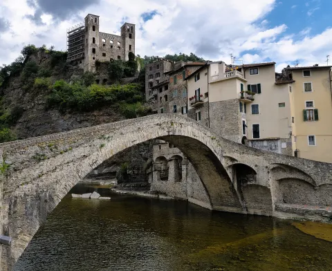 ponte medievale sul Nervia — Dolceacqua