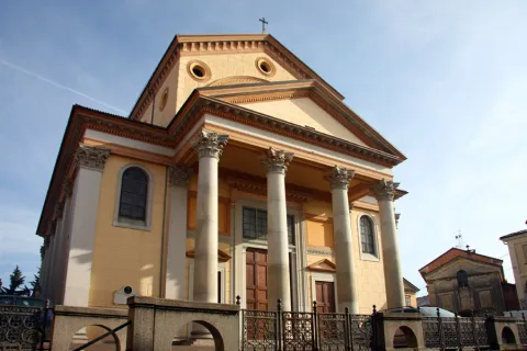chiesa dei Santi Apostoli Pietro e Paolo — Oleggio