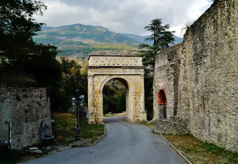 Arco di Augusto — Susa