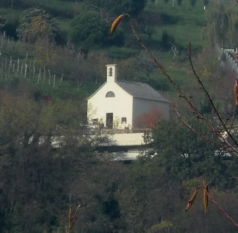 Cappella di San Michele di Castrofino — Serra Riccò
