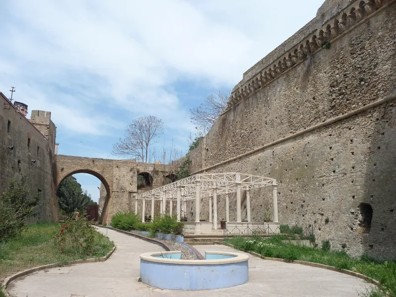 Castello di Carlo V — Crotone